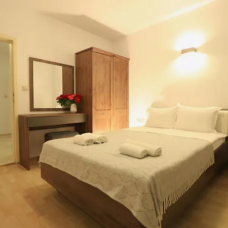 بيت ضيافة Ravda Residence 4*