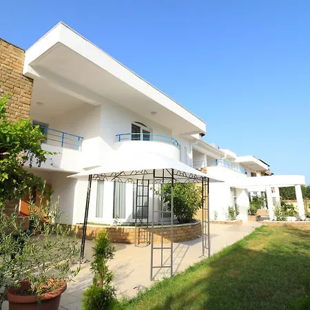 בית הארחה Ravda Residence 4*