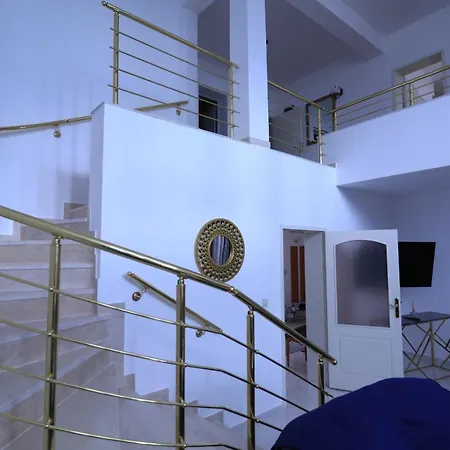 Ravda Residence 招待所