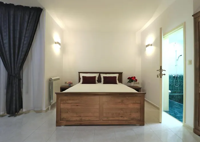 בית הארחה Ravda Residence