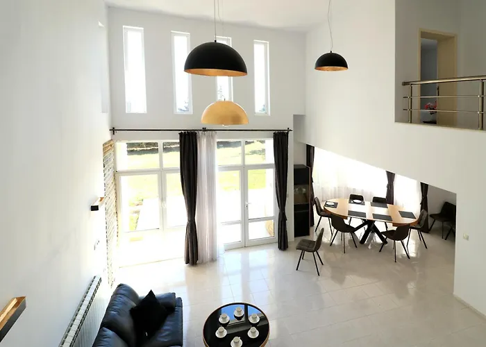 Ravda Residence בית הארחה