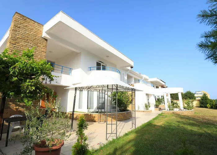 בית הארחה Ravda Residence 4*