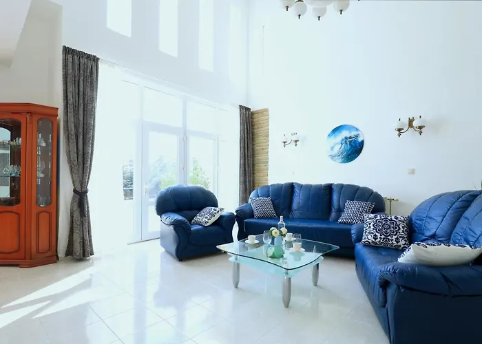 בית הארחה Ravda Residence