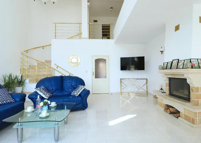 Ravda Residence בית הארחה