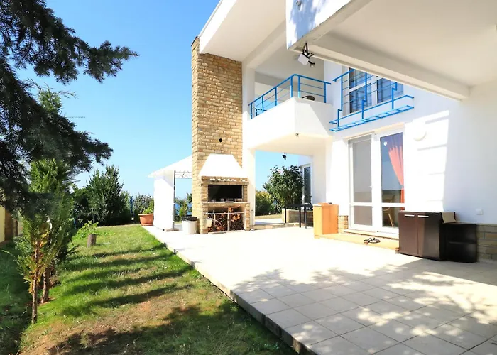 בית הארחה Ravda Residence 4*