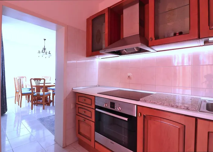 בית הארחה Ravda Residence