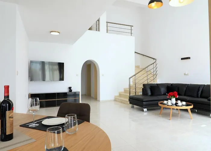 בית הארחה Ravda Residence רבדה