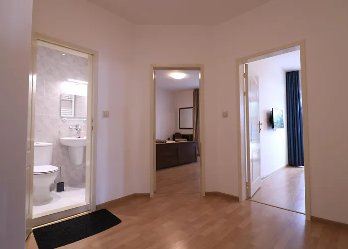 בית הארחה Ravda Residence