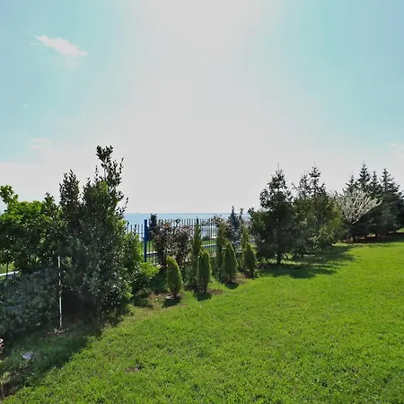 Guest house Ravda Residence