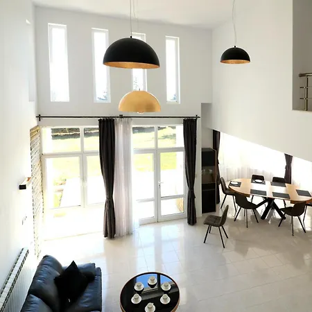 Ravda Residence Къща за гости